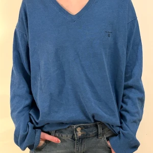 Blå tröja från Gant - Blå tröja från Gant som passar perfekt nu till vintern❄️💙