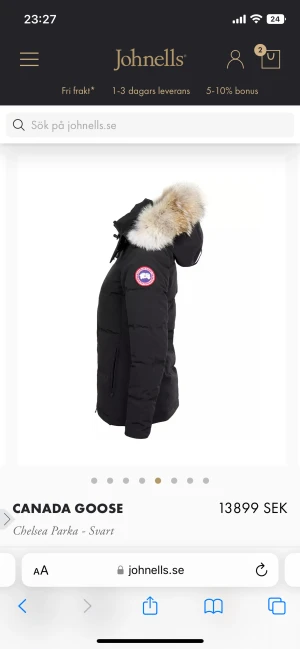 Canada Goose storlek M passar S lika bra - Säljer min Canada Goose på grund av att jag vill ha den längre varianten.  Använd få antal gånger tagit hand om den väl den är i bra skick !  Köptes förra vintern och är i storlek M  Köpt för 13899 kr och jag säljer den för 7500