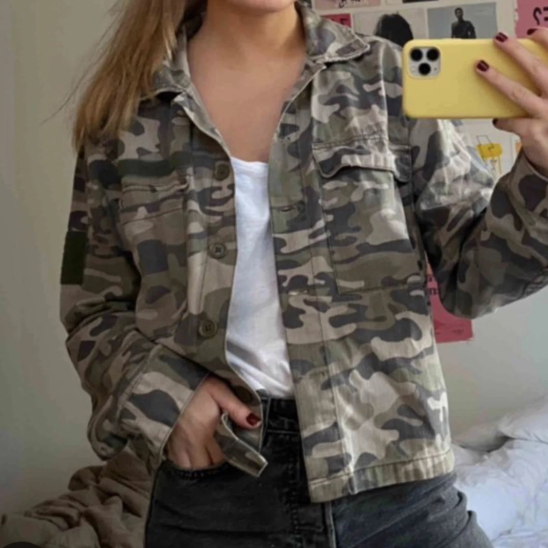Militär camoflauge jacka från pull and bear 