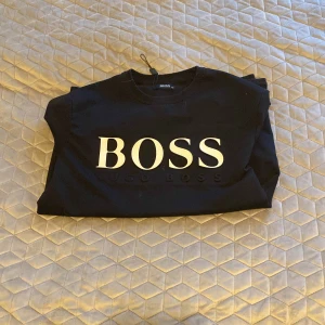 Hugo boss - Den är skit fet men va it lika fett på bild men är storlek m