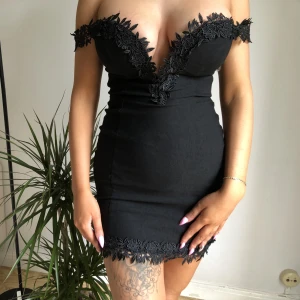 Festlig klänning  - Jättefin klänning, endast använd 1 gång 