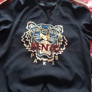 Kenzo tröja  - Kenzo tröja topp skick  Storlek S Mårkblå