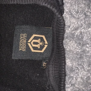 Glorius gangsta tröja - Tröjan är i bra skick använd typ tre gånger