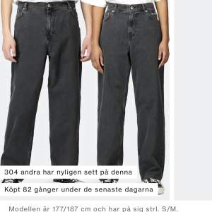 Säljer dessa Sweet Sktbs-Jeans från Junkyard i modellen ”Big Skate”. Säljer då jag inte får mycket användning för dom. Mina är strl S och jag är 175cm lång. Köpta för 599kr, säljer för 350kr. (OBS! min bild är inte så tydlig tyvärr) 😊🌟