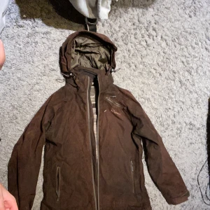 Pinewood jacka  - Bra skick 
