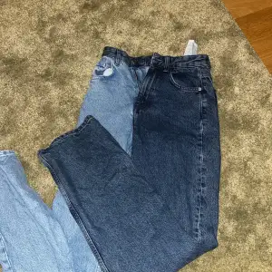 Jätte fina jeans i jätte bra skick! Två olika färger på benen o matchar perfekt till allt! Så fina men används inte längre! Hör av er för mer info ❤️😊