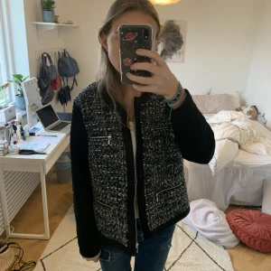 Jätte cool jacka - Kollar intresset på en utav mina favorit jackor/koftor 🌸 älskar den verkligen men har föör många