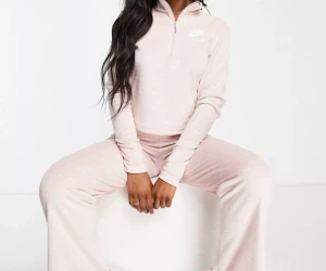 Nike dress - Världens snyggaste Nike set 💗  Dock för stor för mig :( strl 36 