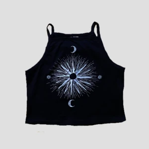 svart halterneck  - svart halterneck crop top 🌙 pris kan diskuteras🌱