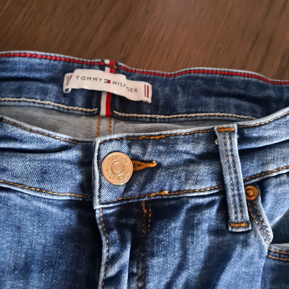 Tommy Hilfiger jeans i bra skick  Storlek 28/30. Jeans & Byxor.