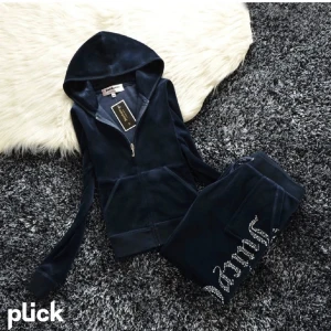 Juicy set - En blå jätte fin juicy set som inte kommer till användning längre därför säljs den. Pris kan alltid diskuteras det är helt okej att komma fram med förslag. Fler bilder finns. 