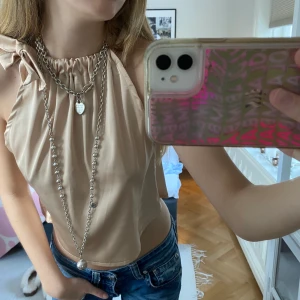 Sidenlinne - Ett supergulligt sidenlinne! Jag har sytt det själv och det går både att klä upp och ned💓💓💓