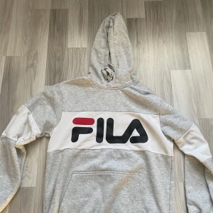 Fila hoodie  - Lite overzsize Skick 5/10