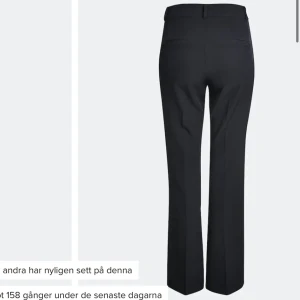 Kostymbyxor⚡️ - Jättesnygga kostymbyxor från bikbok, bra skick, men passar mig inte längre 🌸 frakt ingår