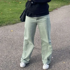 gröna jeans - gröna jeans från lager 157 SKITCOOLA - köparen står för frakten