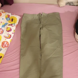 Byxor - Är bra men tyvär så pasar den inte mig priset kan diskuteras tvättas inan köper