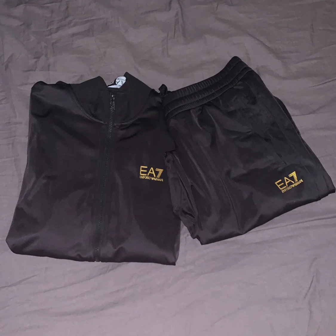 Ea7 tracksuit 