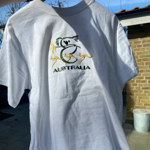 Oversize t-shirt - Storlek M men sitter mer som en L. Köpt i (spoliers) Australien :0