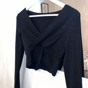 2 Nya Tröjor - Tröja 1: 60kr Storlek S Tröja 2: 110kr Storlek S