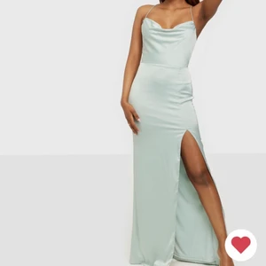 Nelly balklänning - Säljer denna balklänning från nelly då jag ska ha en annan! Helt oanvänd och i storlek 36. Köparen står för frakten😊 skriv om ni har några frågor!