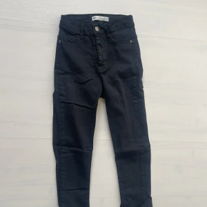 Svarta skinny jeans  - Oanvända!