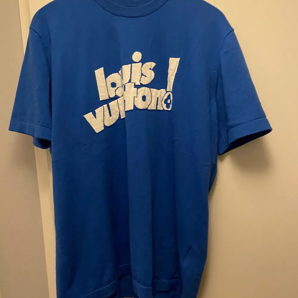 Nypris 7000kr, mitt pris 4000kr, hör av er för mer bilder osv. T-shirts.