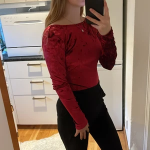 Body suit NLY trend XS - Använd en gång på julafton, öppen rygg och knäppbar nertill. 