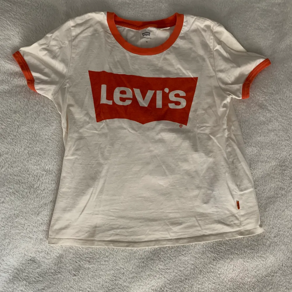T-shirt från Levis!. T-shirts.
