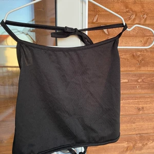 Topp från shien  - Topp från shien, öppen i ryggen med snörning. 