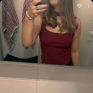 Tröja - Säljer en zara tröja, använd endast 1 gång! Storlek M