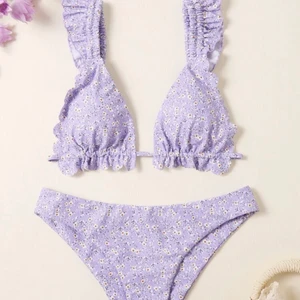 Bikini  - Superfin bikini från Shein. Slutsåld på hemsidan. Finns att hämta i Göteborg annars står köparen för frakt! 😊💕 (Bild från hemsidan) 