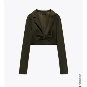 Crop top från Zara i storlek S❣️ aldrig använt, prislappen är fortfarande på💓Färg: Khaki
