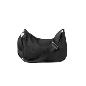 Zari handbag  - Zari handbag från Weekday. 26cm lång, 18cm bred. Inget att anmärka på gällande skick!