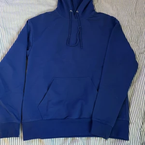 Tröja  - Blå  Priset bestämmer ni 