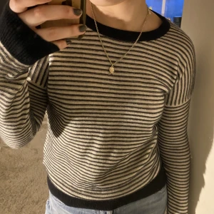 Kashmirtröja - Jättefin och skön tröja i 100% Kashmir från hm, knappt använd och inte nopprig