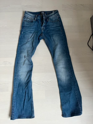 Low waist bootcut jeans - Lågmidjade vintage jeans 