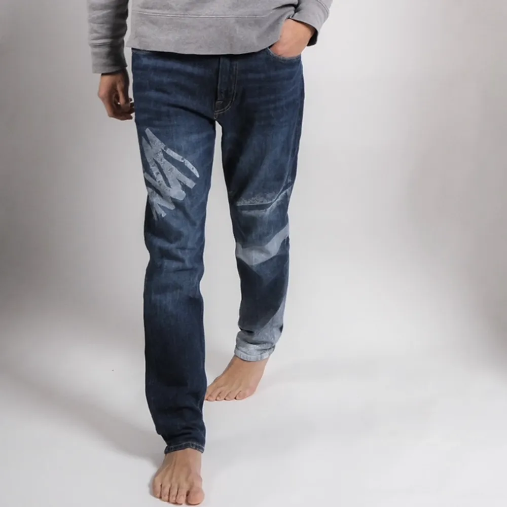 MORE SIGNATURE JEANS 32x32 Unisex jeans med exklusivt tryck som tvättas i Max 30 grader . Jeans & Byxor.