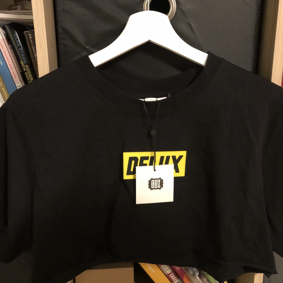 Odz x Delux croppad t-shirt - 90