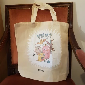 Tygpåse - Tygpåse med motiv från Vem-böckerna. Ungefär 40 cm bred och 40 cm djup
