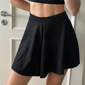 Kjol - Kjol från Nelly som aldrig använts Frakt ingår 