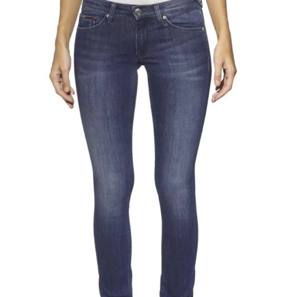 Tommy Hillfiger jeans i low rise skinny Sophie.. Jeans & Byxor.