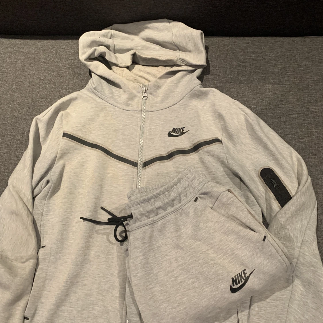 Grå nike tech fleece tracksuit 