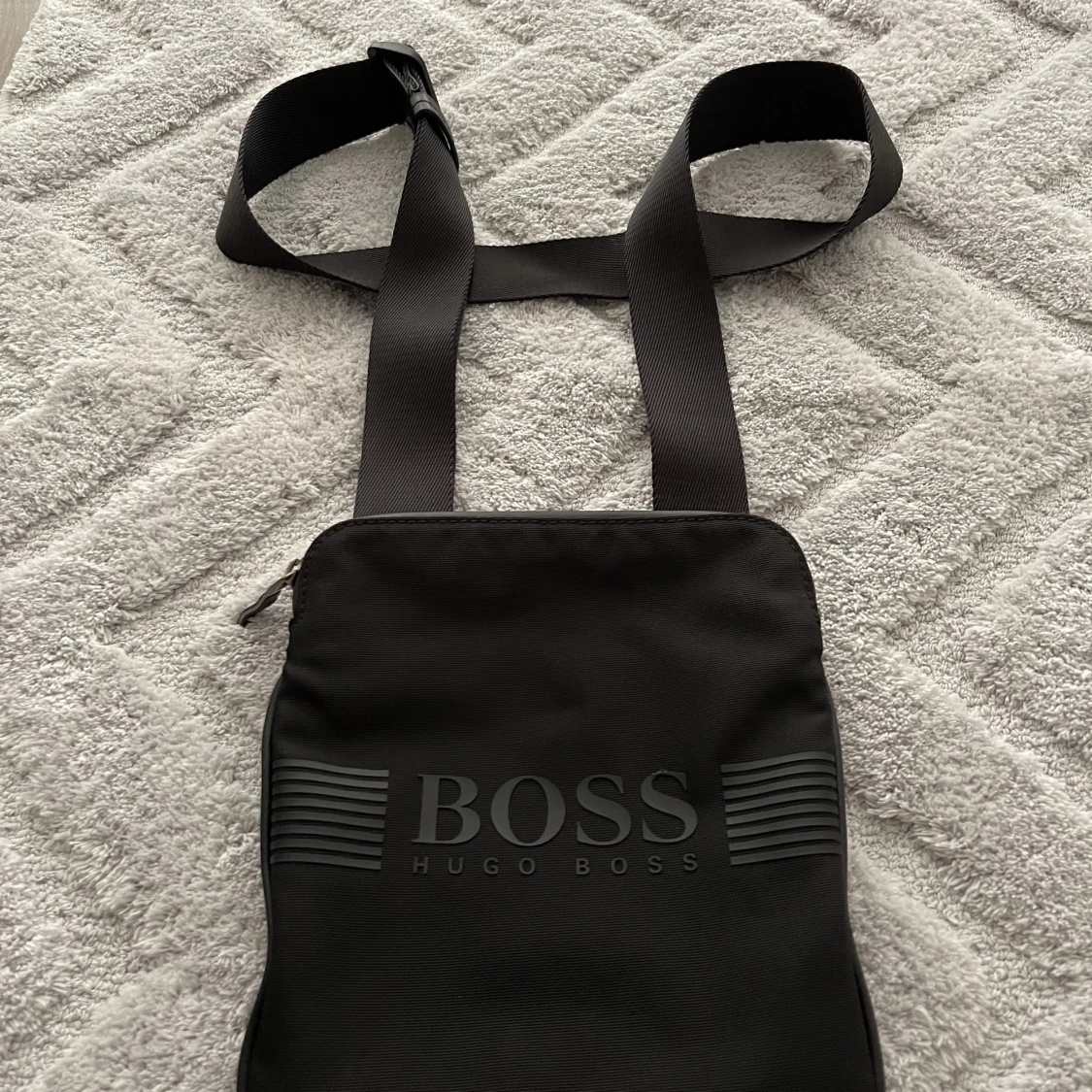 Hugo boss axelväska