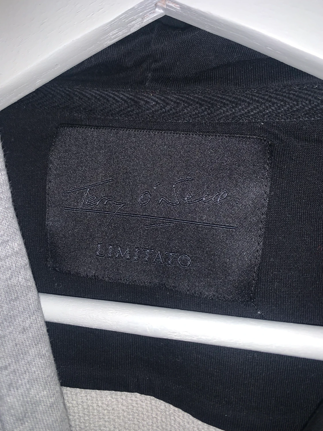 Limitato hoodie M - 90