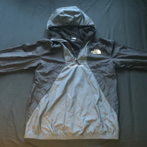 The North Face Vindtröja - Mycket bra skick.