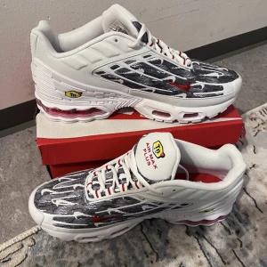 Nike air max -  Oanvända skor kommer som nya vilken skor ni vill ha finns här inne det bara o säga vilken storlek 