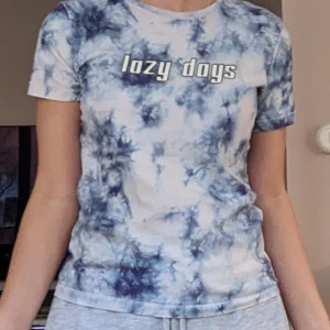 T-shirt - Tie-dye tshirt. 