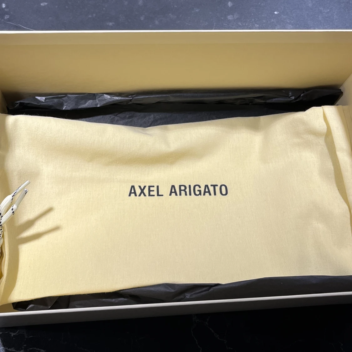 Axel arigato skor  - 91