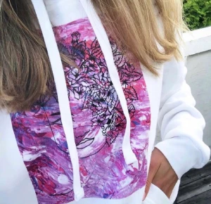 The cool elephant hoodie - Säljer denna hoodie pga att jag beställde en men fick hem 3 styckna precis likadana💕Nypris 600kr. 