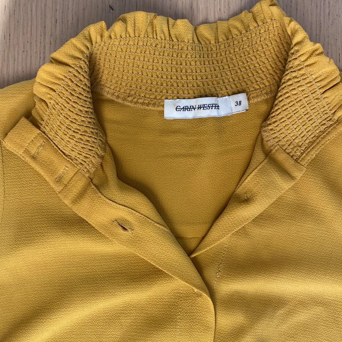 Senapsgul blus  - 90